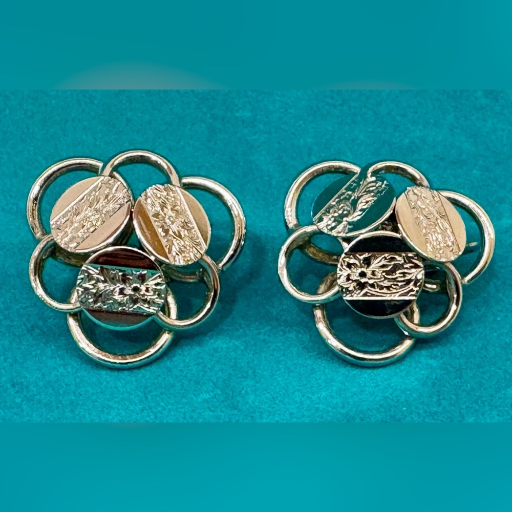 🌼 Vintage CLIP-ON Sarah Coventry Silver-Tone Floral Textured Sculptural Earrings